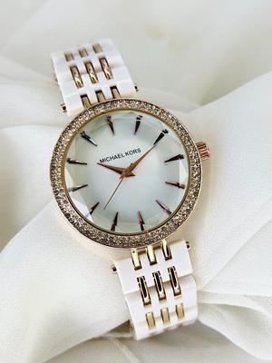 Stylish Women’s Chain Strap Watch – Quartz Movement, Water Resistant – 1 Pc