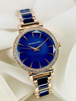Stylish Women’s Blue Quartz Chain Strap Watch – 1 Pc