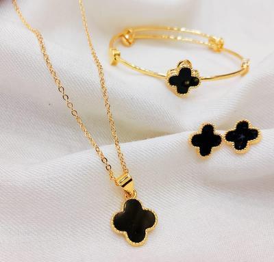 Flower Design Gold Plated Artificial Stones Necklace And Bracelet Set
